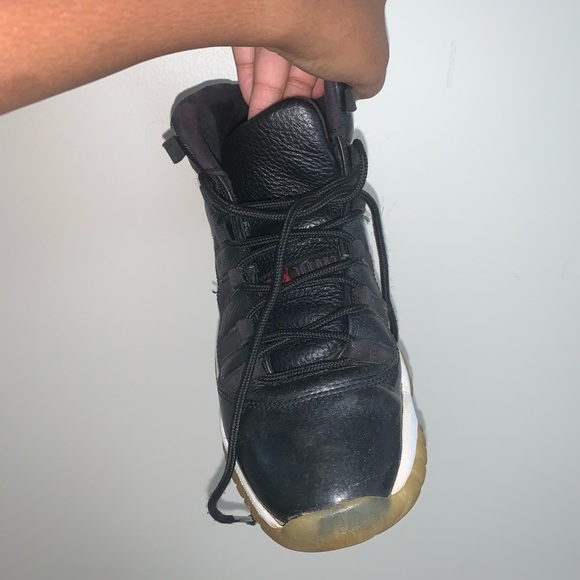 Jordan 11s 72-10 - Picture 4 of 5